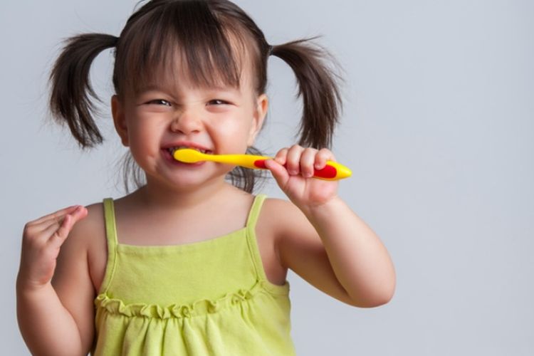Separuh Orang Dewasa Dan Sepertiga Anak-Anak Tidak Menyikat Gigi Dua Kali Sehari