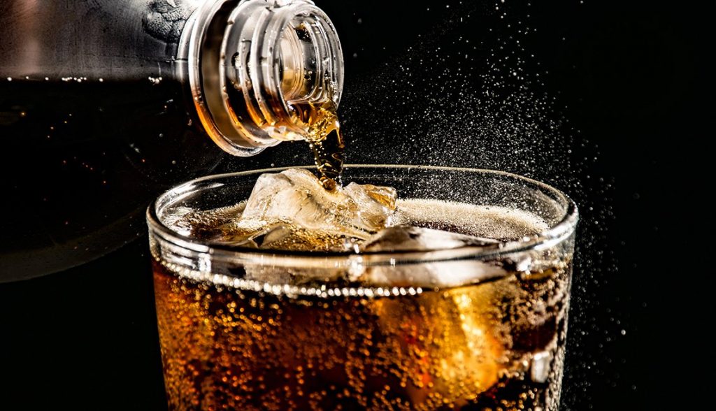Dampak Minuman Soda pada Kesehatan Gigi