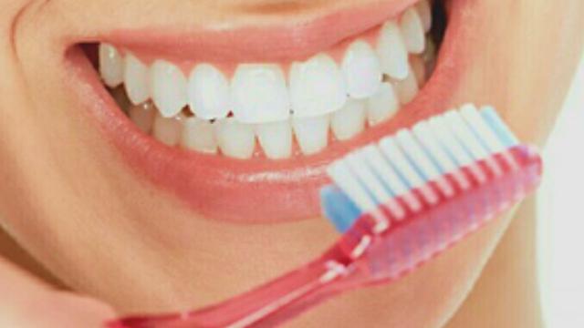 Separuh Orang Dewasa Dan Sepertiga Anak-Anak Tidak Menyikat Gigi Dua Kali Sehari